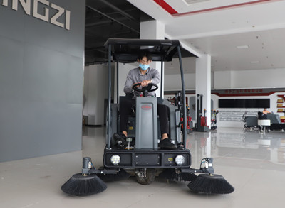 駕駛式掃地機 駕駛式掃地機