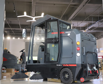 駕駛式掃地機 駕駛式掃地機